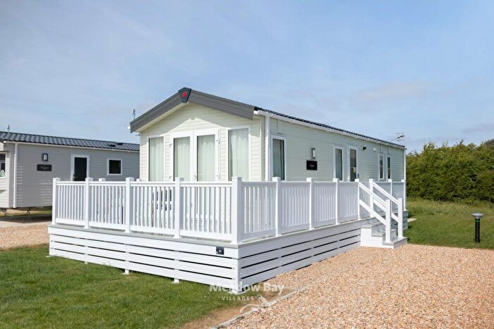 2 Bedroom Park Home For Sale In Manor Road, Hayling Island, PO11