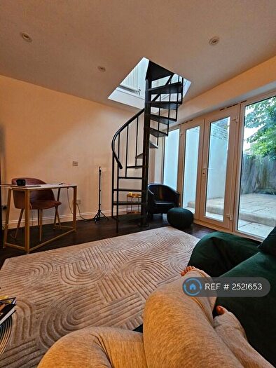 3 Bedroom Semi-Detached House To Rent In Southchurch Ave, Southend, SS1