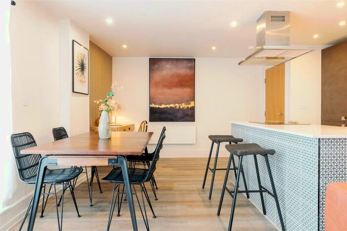 2 Bedroom Flat To Rent In Angel Wharf, Shepherdess Walk, N1