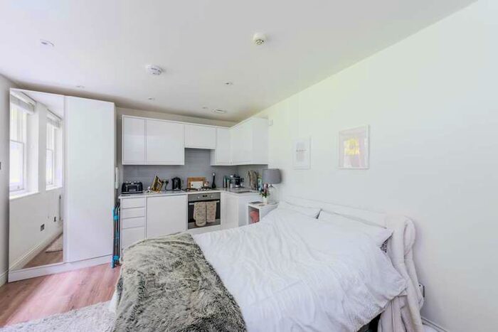Flat To Rent In Vincent Square, Westminster, SW1P