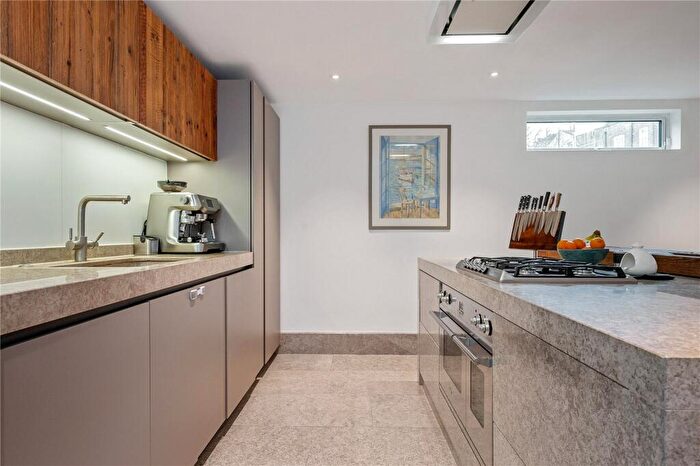 4 Bedroom End Of Terrace House To Rent In Edwards Cottages, London, N1