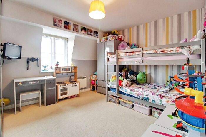 2 Bedroom Flat For Sale In Copperfields, Prospero Way, SN25