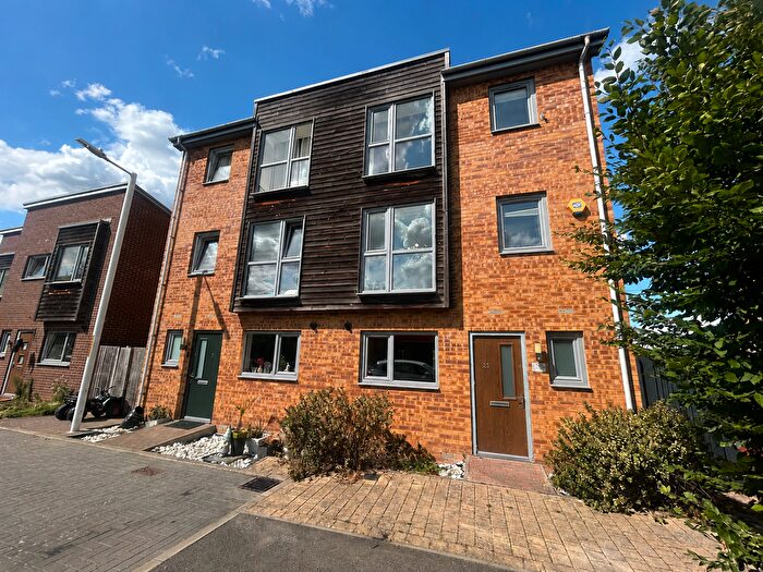 4 Bedroom Property To Rent In Waylen Gardens, Dartford, DA1