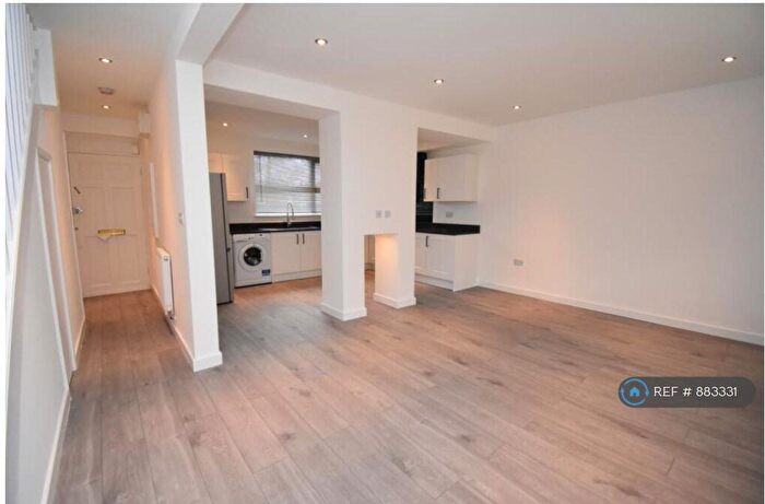 3 Bedroom Terraced House To Rent In Edington Road, London, SE2