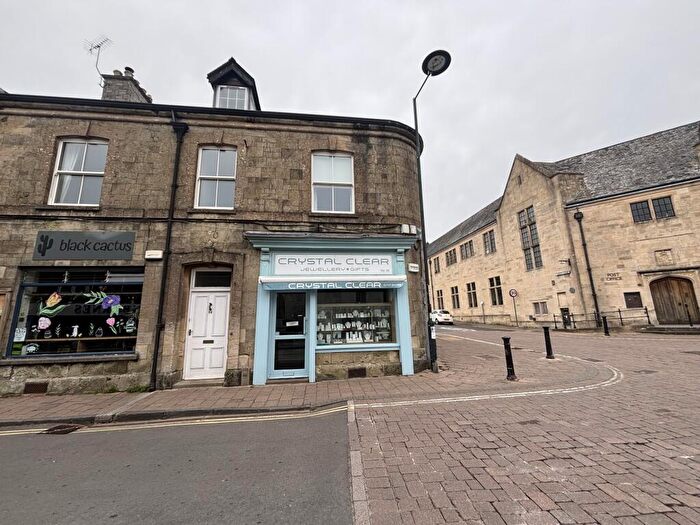 2 Bedroom Apartment To Rent In High Street, Shaftesbury, Dorset, SP7