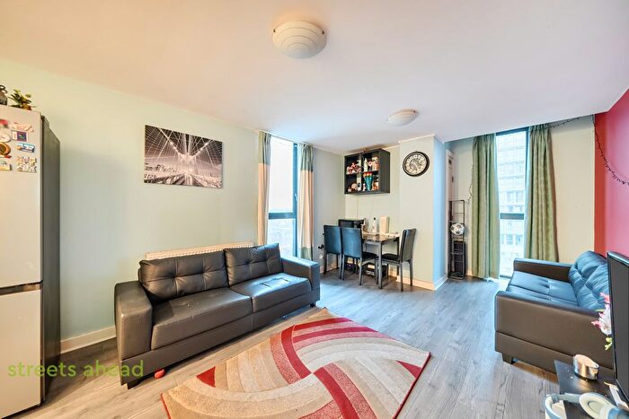 2 Bedroom Detached House For Sale In Masons Avenue, East Croydon, Central Croydon, CR0