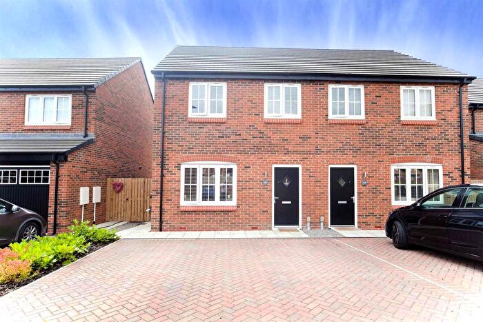 3 Bedroom Semi-detached House For Sale In Woodville Way, Wingate, TS28