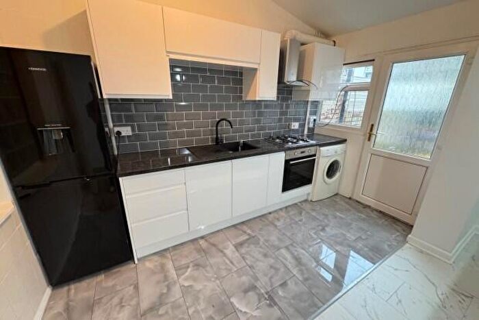 2 Bedroom Flat To Rent In Talworth Street Cardiff, CF24