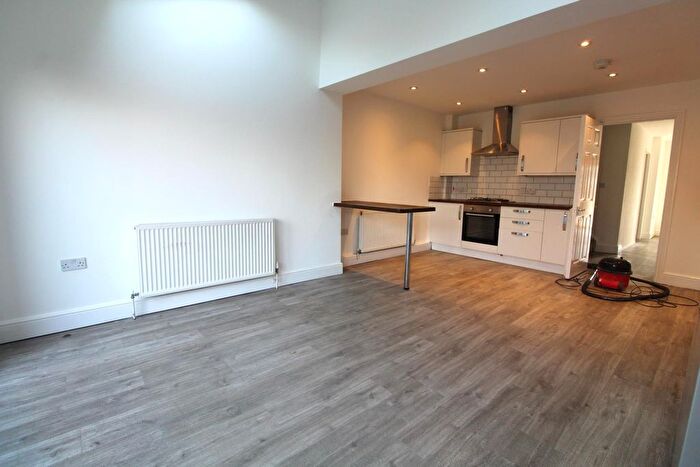 4 Bedroom Town House To Rent In Turkey Street, Enfield, EN1
