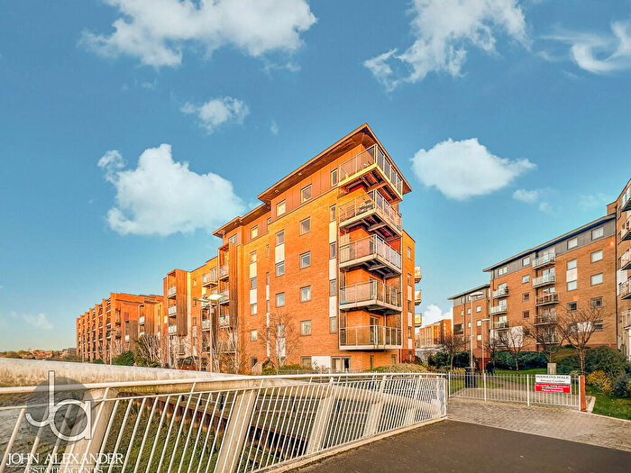 2 Bedroom Apartment For Sale In Hawkins Road, Colchester, CO2