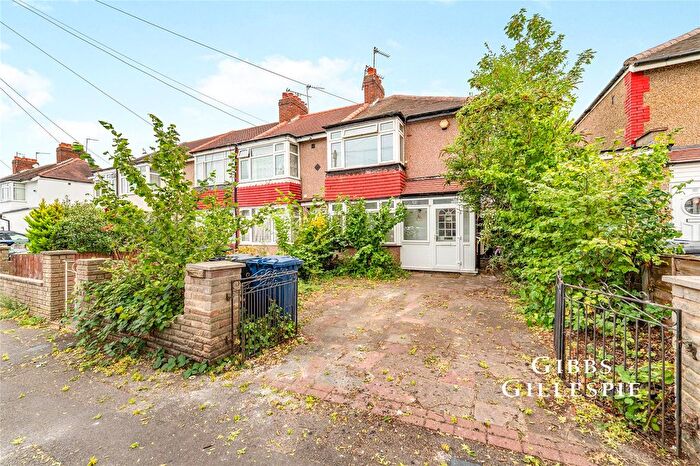 2 Bedroom End Of Terrace House To Rent In Federal Road, Perivale, Greenford, UB6