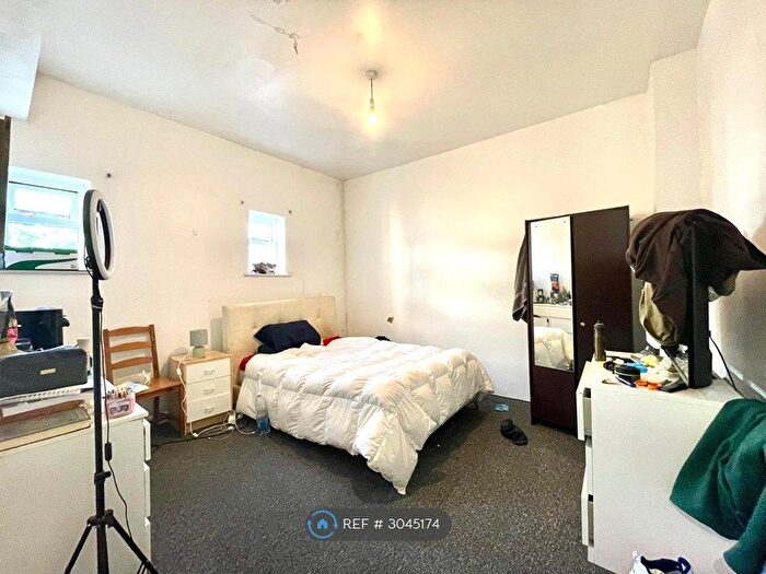 2 Bedroom Flat To Rent In West St, Bristol, BS2
