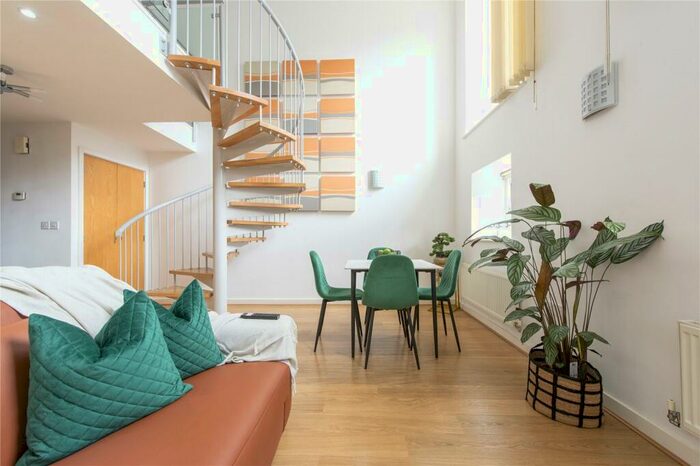 1 Bedroom Flat To Rent In Chaplin House, Shepperton Road, N1