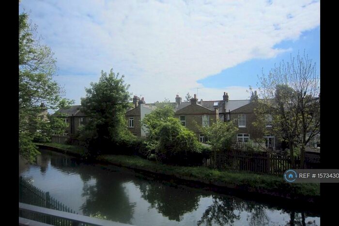 2 Bedroom Flat To Rent In Stefan House, London, N21