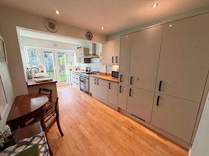 2 Bedroom Bungalow For Sale In George Street, Wing, LU7