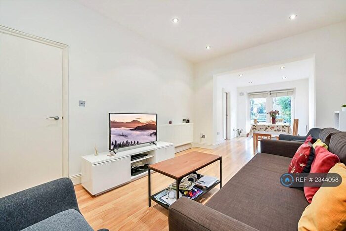 2 Bedroom Flat To Rent In Sutton Road, London, N10