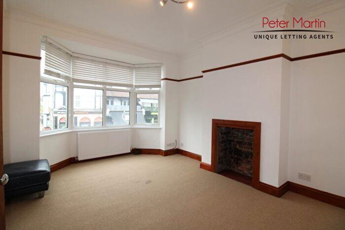 2 Bedroom Apartment To Rent In The Broadway, Mill Hill, NW7
