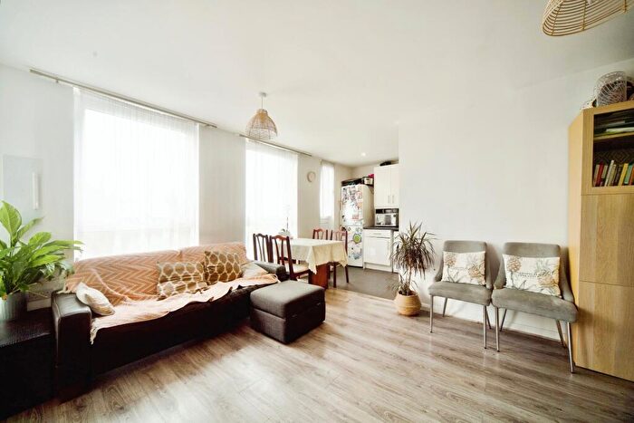2 Bedroom Flat For Sale In Coppermill Heights, Ferry Lane, London, N17