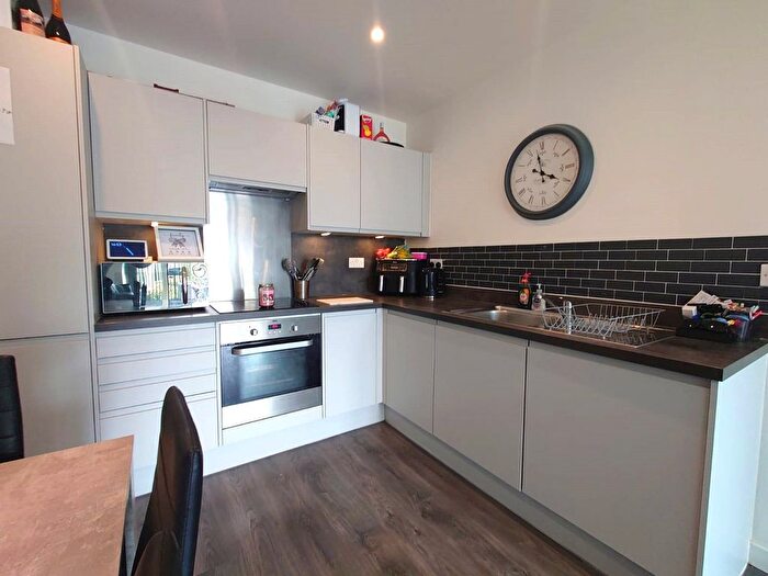 2 Bedroom Flat For Sale In Carnation Gardens, Hayes, Greater London, UB3