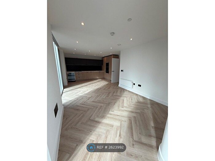 2 Bedroom Flat To Rent In Bankside Boulevard, Manchester City Centre, M3