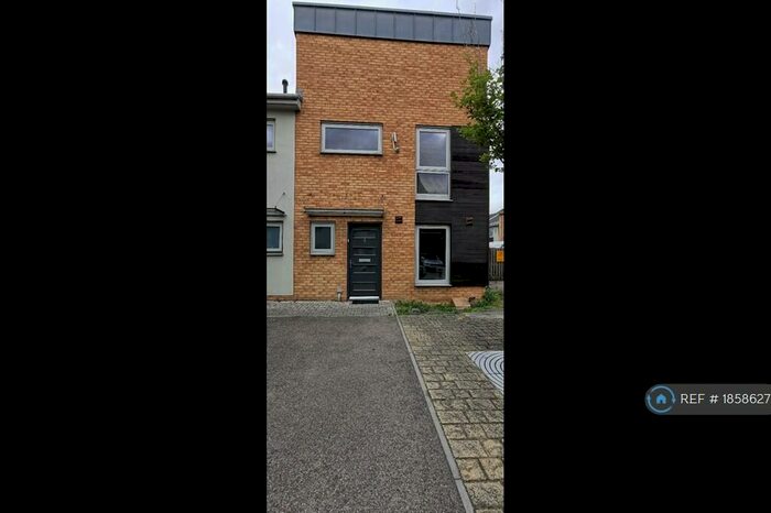 2 Bedroom End Of Terrace House To Rent In Cameron Drive, Dartford, DA1