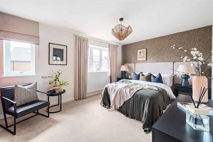 4 Bedroom Detached House For Sale In Tigermoth Drive, Stoke Orchard, Cheltenham, GL52