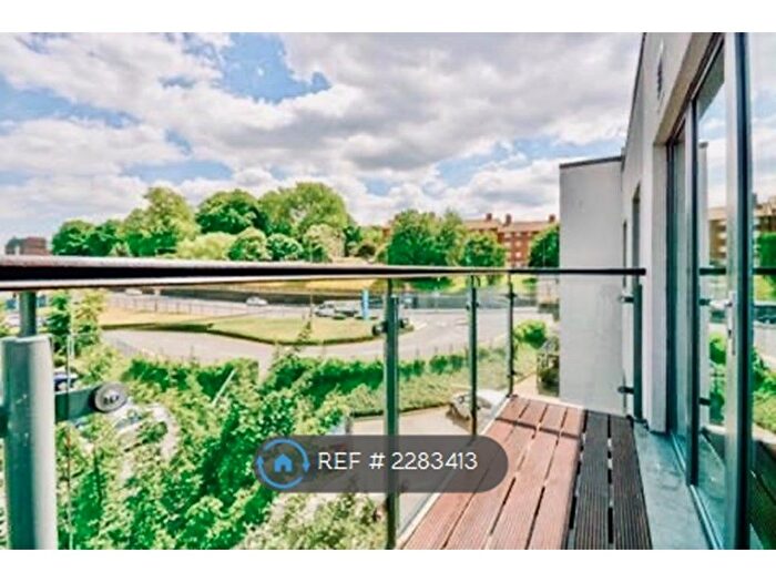 2 Bedroom Flat To Rent In Lower Mast House, London, SE18