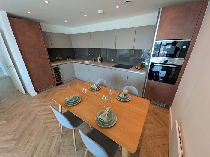 2 Bedroom Flat To Rent In Anaconda Cut, Greengate, M3