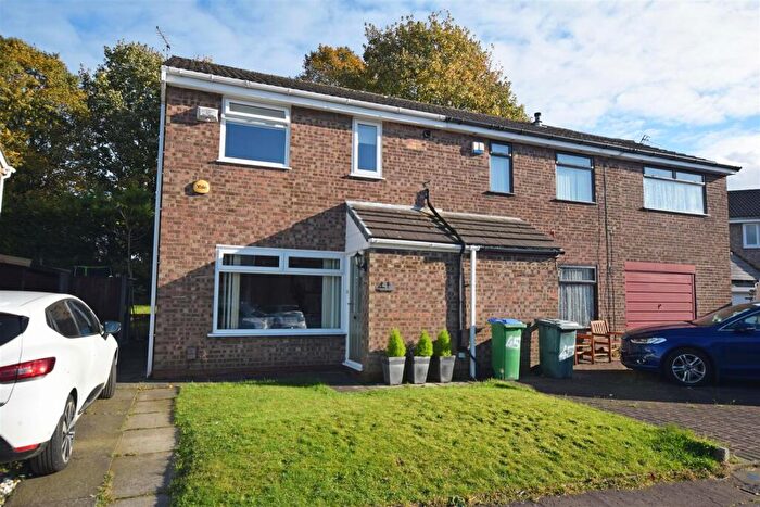 2 Bedroom Semi-Detached House For Sale In Willow Avenue, Alkrington, Middleton, M24