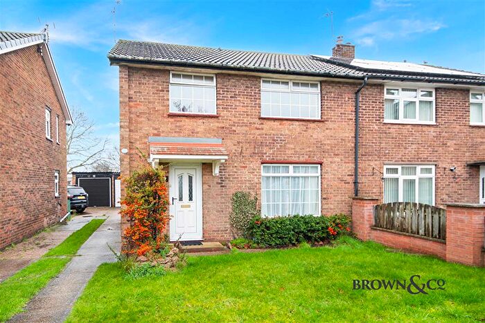 3 Bedroom Semi-Detached House For Sale In Lawnwood Avenue, Elkesley, Retford, Nottinghamshire, DN22