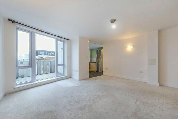 1 Bedroom Flat To Rent In Parkway, Camden, NW1