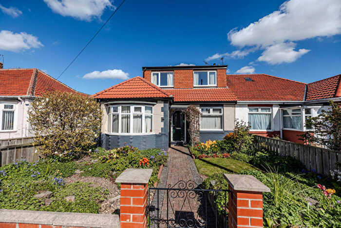 4 Bedroom Semi-Detached Bungalow For Sale In Craythorne Gardens, Heaton, Newcastle Upon Tyne, NE6