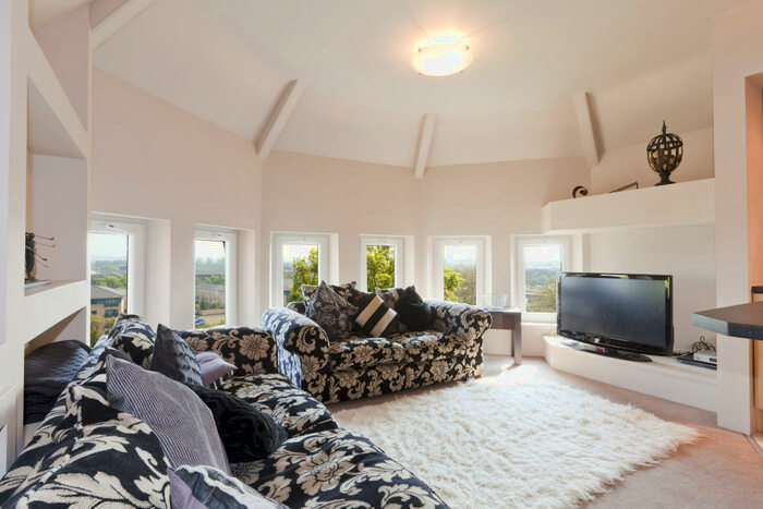 4 Bedroom Apartment To Rent In Lenton Road, The Park, NG7