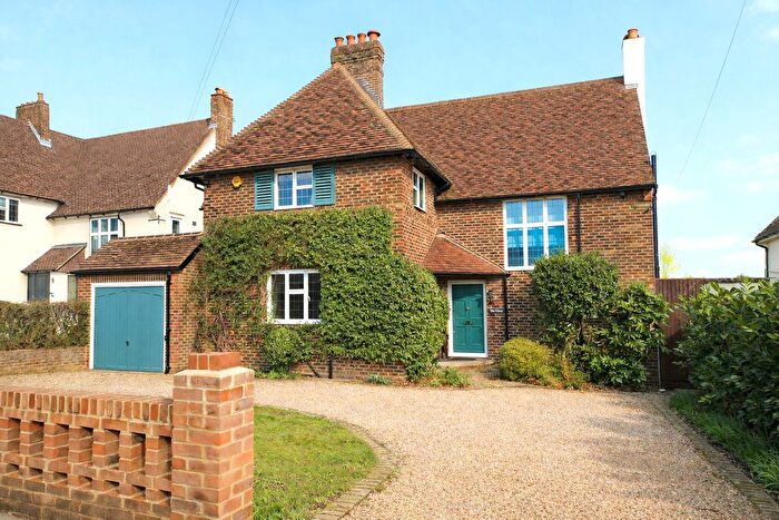 4 Bedroom Detached House For Sale In Colcokes Road, Banstead, SM7