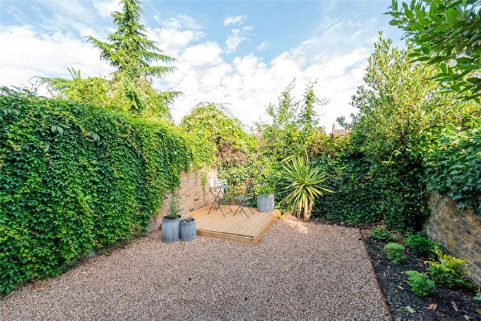 2 Bedroom Apartment To Rent In Wakeman Road, London, NW10