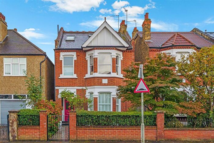 2 Bedroom Maisonette To Rent In Queens Road, London, SW19