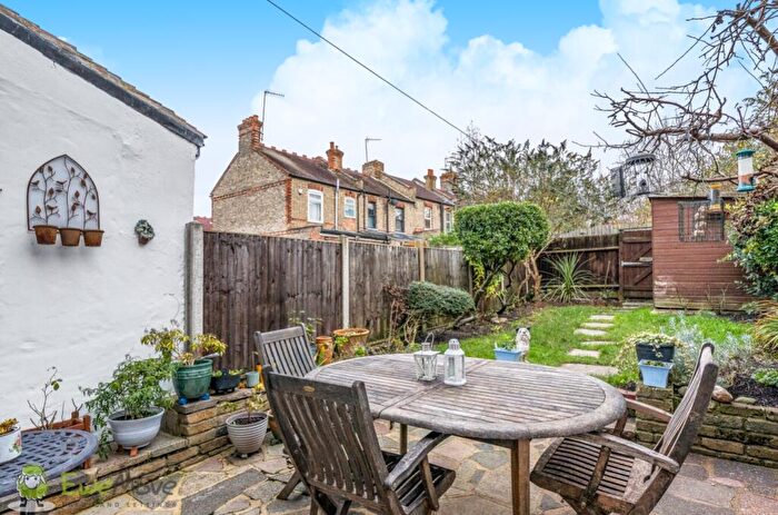 3 Bedroom Terraced House For Sale In Spencer Road, London, N11
