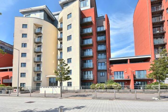 2 Bedroom Flat To Rent In South Quay, Kings Road, Swansea, SA1