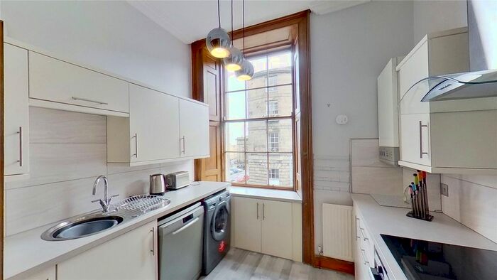 2 Bedroom Flat To Rent In Hart Street, Edinburgh, EH1