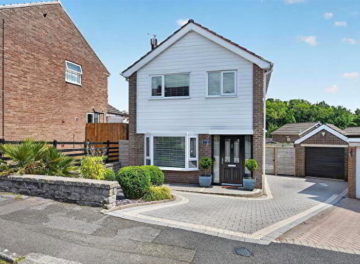 3 Bedroom Detached House For Sale In Glenhead Avenue, Belfast, BT17
