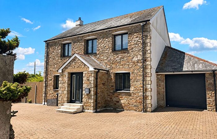 4 Bedroom Detached House For Sale In Gummows Shop, Newquay, TR8