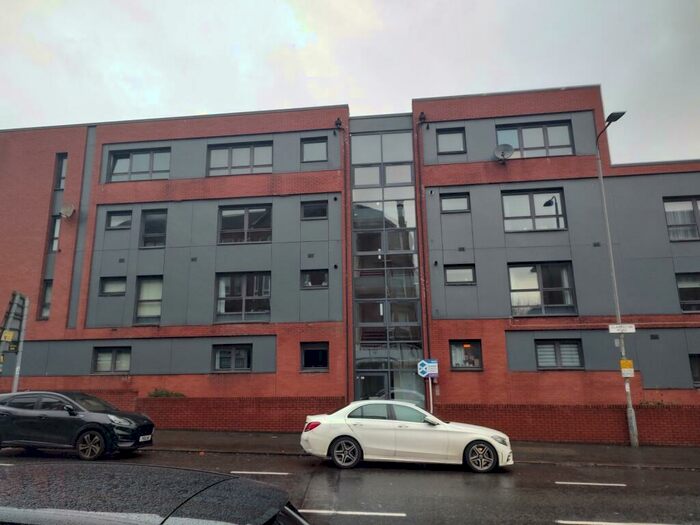 2 Bedroom Flat To Rent In Clarkston Road, Glasgow, G44