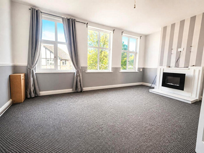 3 Bedroom Maisonette To Rent In Kingsway, West Wickham, BR4