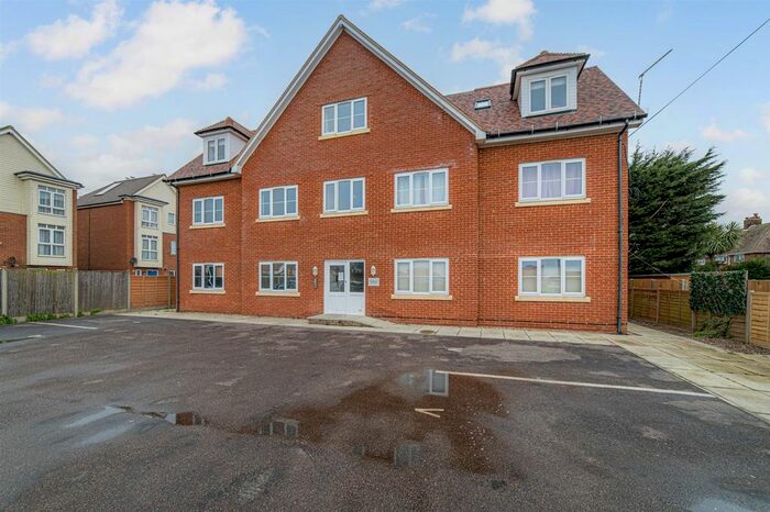 2 Bedroom Flat To Rent In The Sycamores, Hersden, CT3
