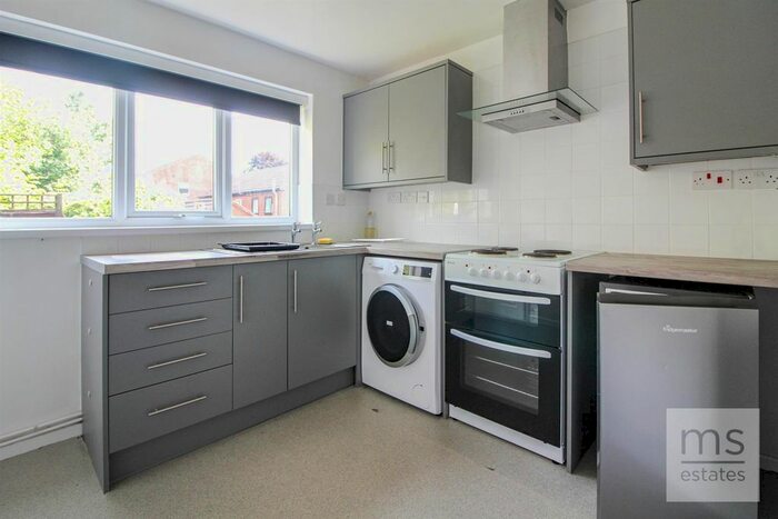 2 Bedroom Semi-Detached House To Rent In Allington Avenue, Nottingham, NG7