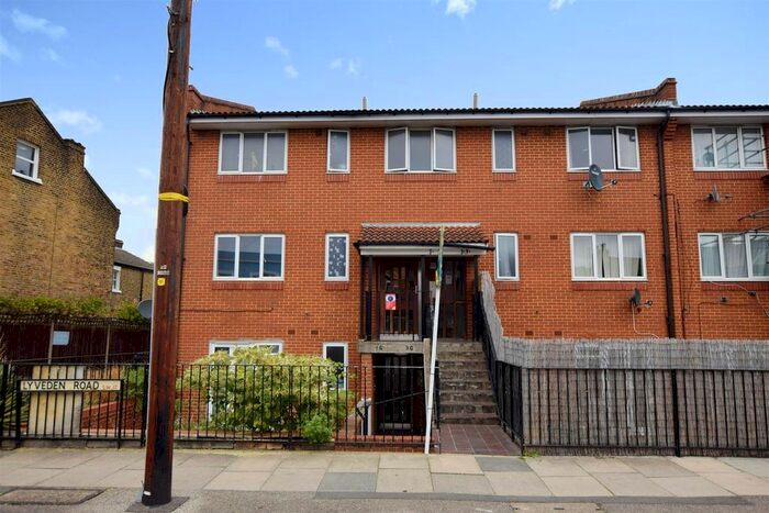 1 Bedroom Flat To Rent In Lyveden Road, Colliers Wood, London, SW17