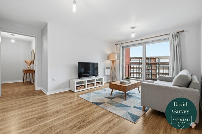 1 Bedroom Flat For Sale In Cam Road, London, E15