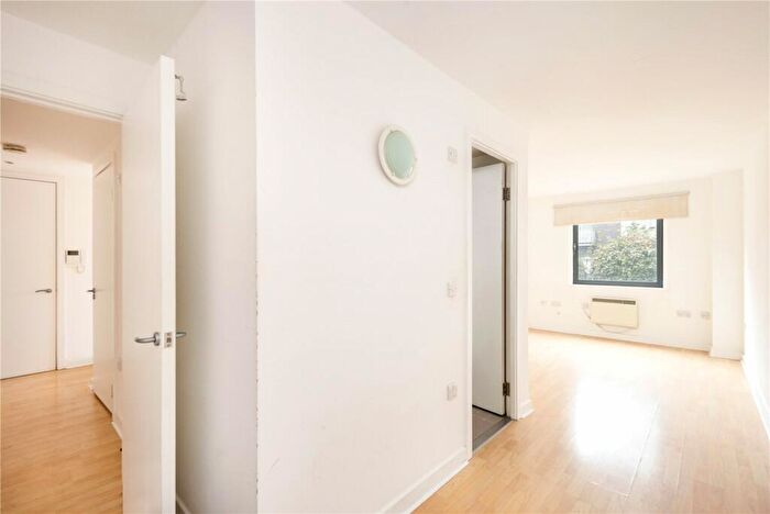 2 Bedroom Flat For Sale In Dakota Building, Deals Gateway, London, SE13