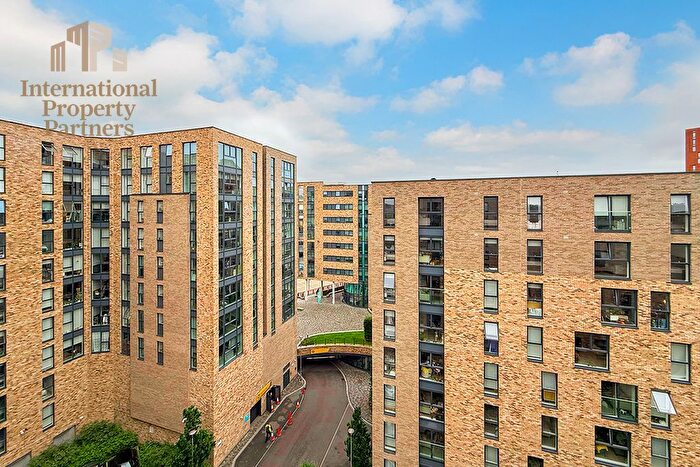 2 Bedroom Flat To Rent In Boathouse Apartments, Ottinger Close, Salford, M50