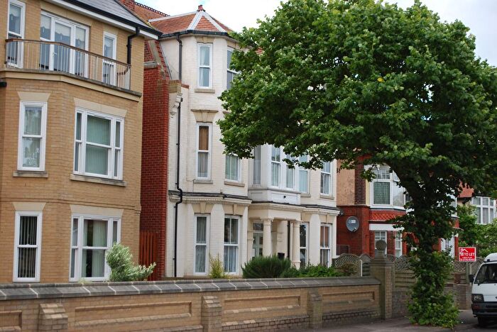 1 Bedroom Flat To Rent In Kirkley Cliff Road, Lowestoft, NR33